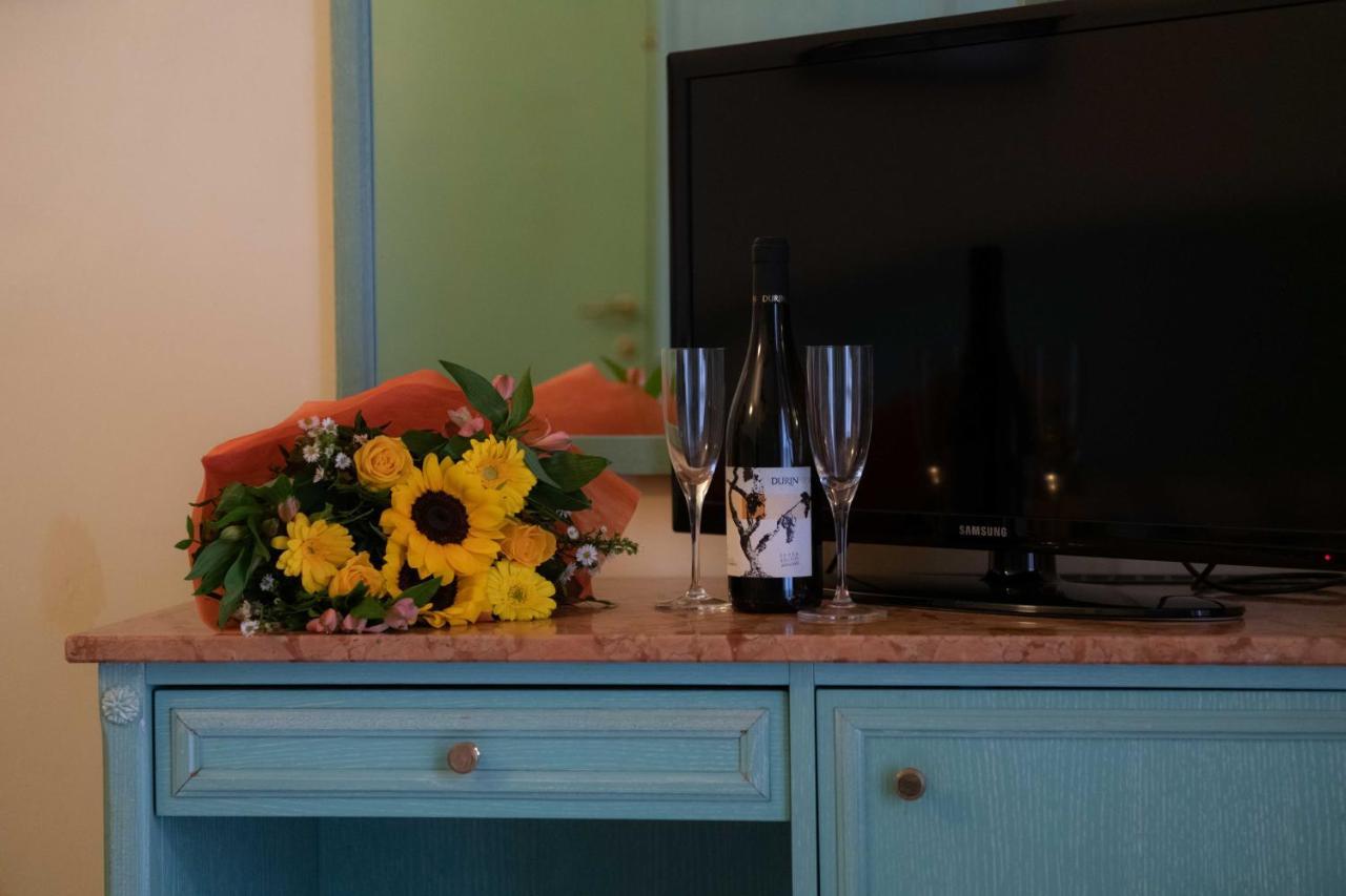 Hotel Magnolia อัลเบงกา ภายนอก รูปภาพ