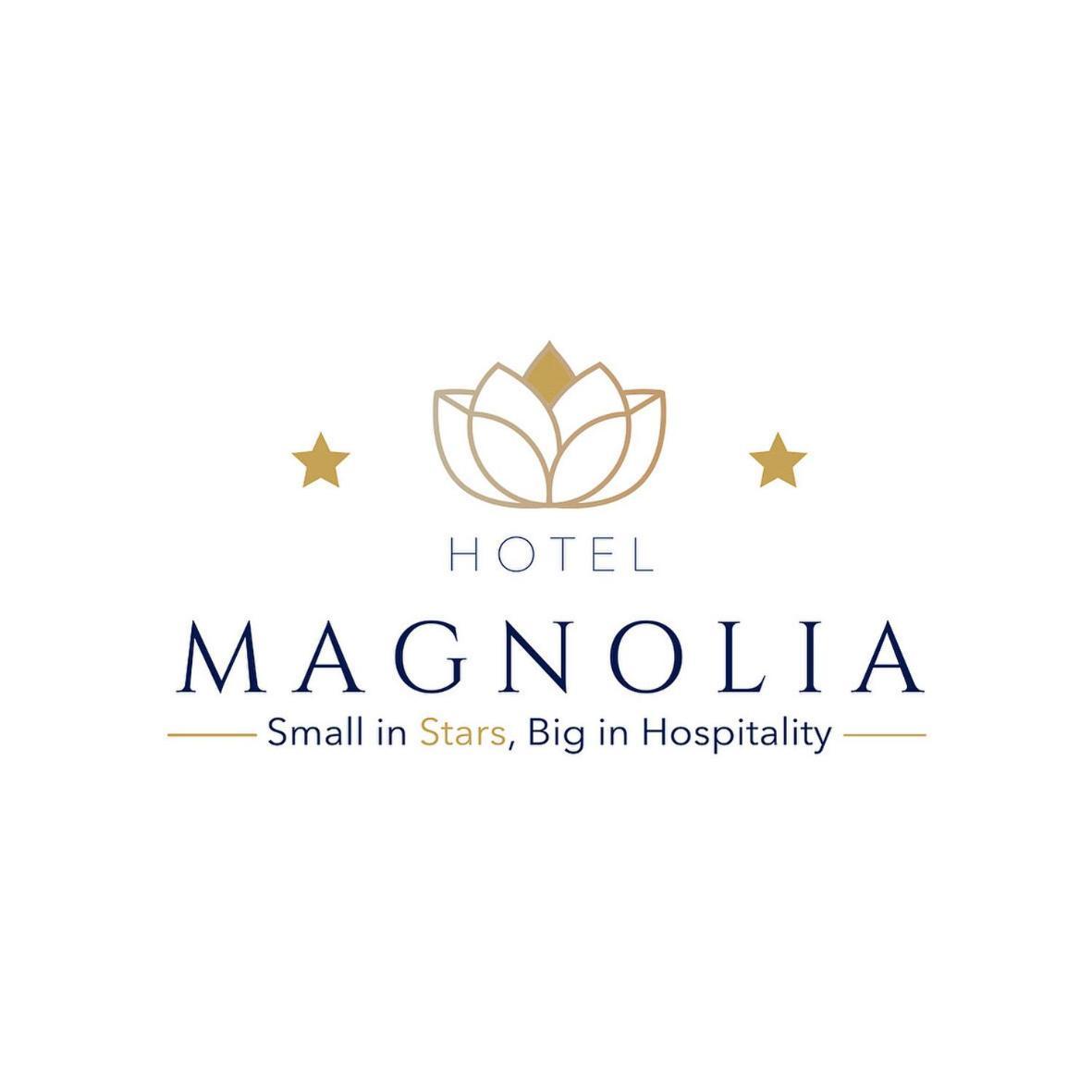 Hotel Magnolia อัลเบงกา ภายนอก รูปภาพ